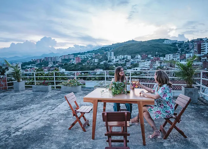 Flora New & Beautiful Studio Apartment With Rooftop
